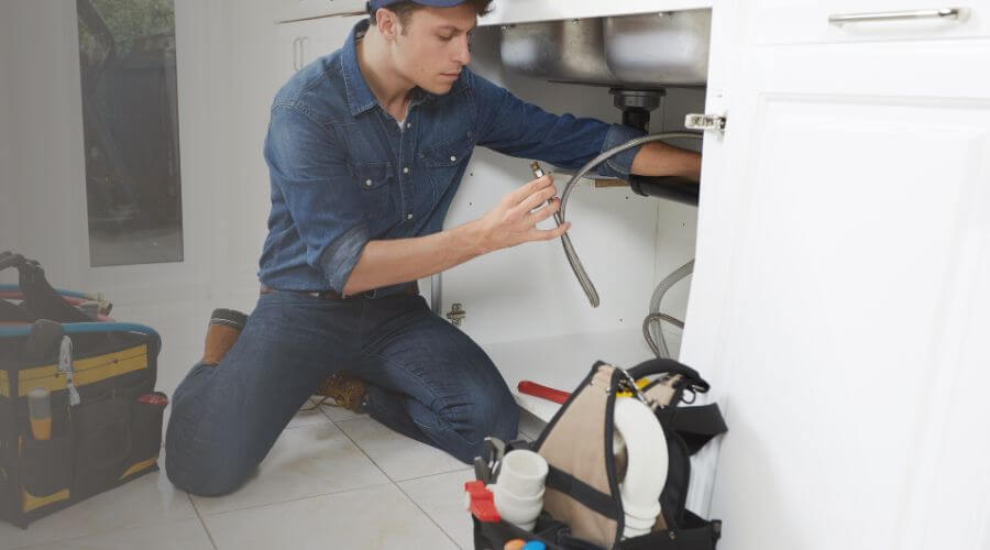 Professional Tankless Water Heater Installation in Ovalo, TX